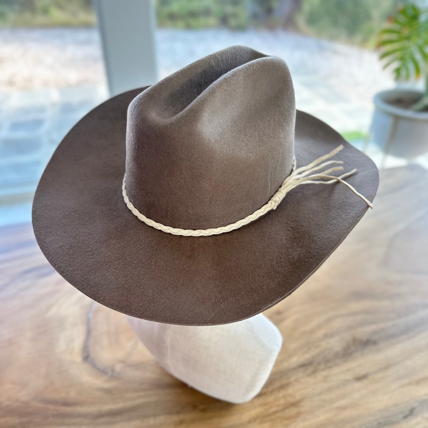 WOOL CATTLEMAN COWBOY WESTERN HAT W/ SUEDE BELT