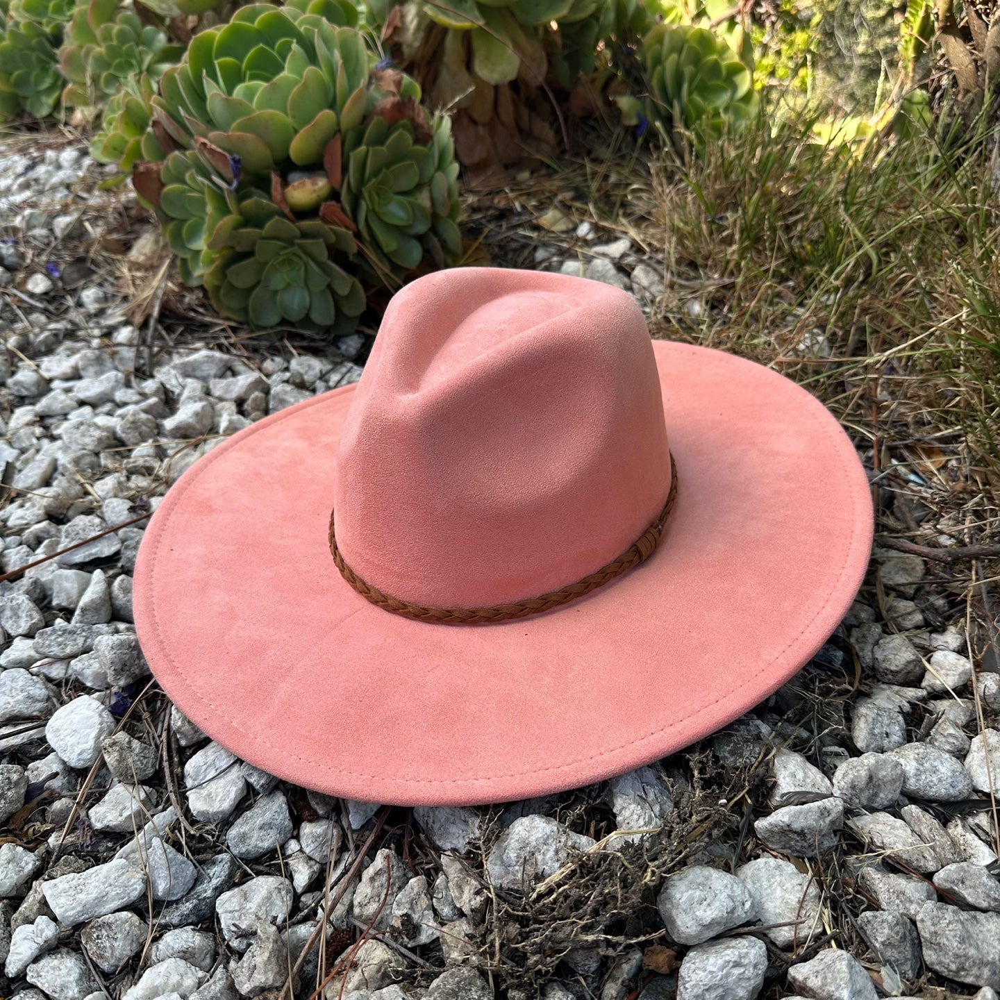 WIDE BRIM VEGAN SUEDE HAT W/ BRAIDE BELT