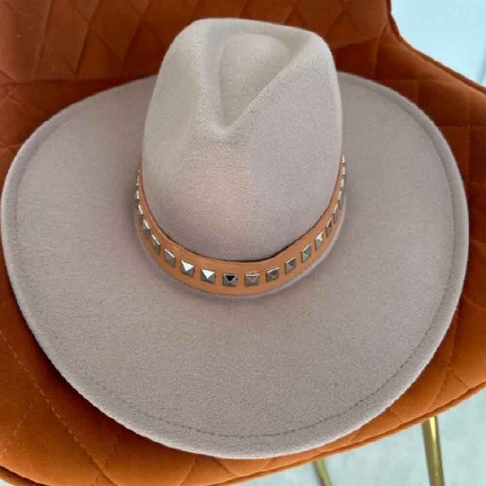 VEGAN FELT FEDORA W/STUDDED LEATHER BELT
