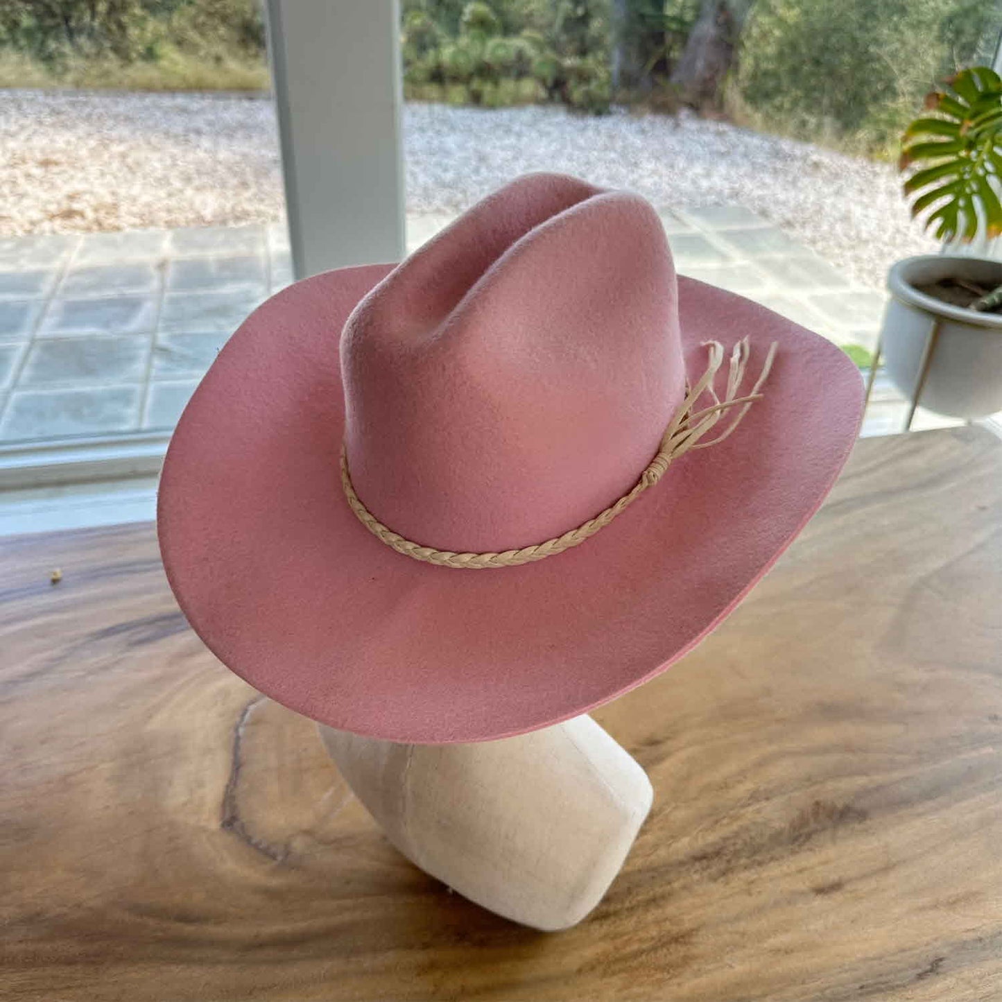 WOOL CATTLEMAN COWBOY WESTERN HAT W/ SUEDE BELT