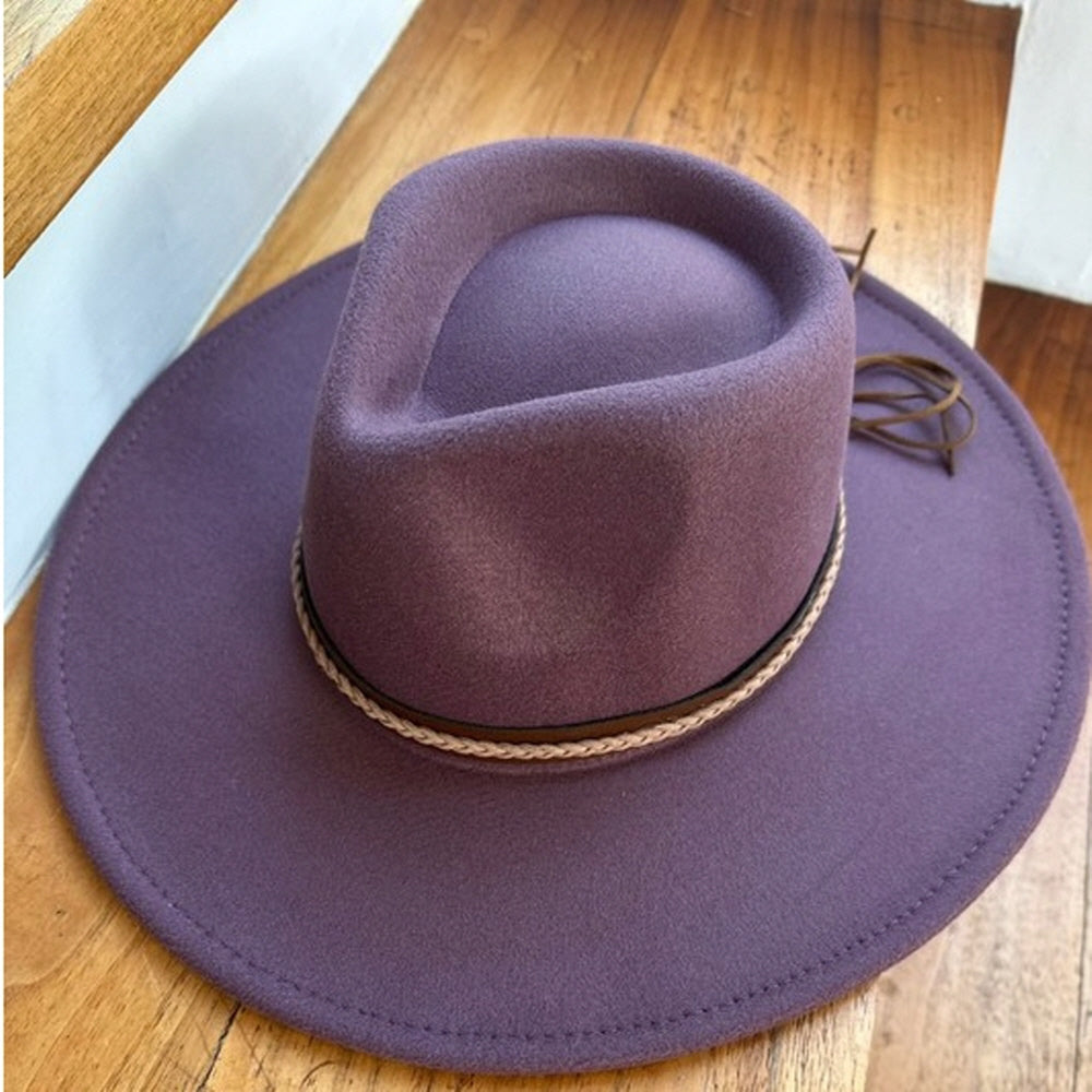 VEGAN FELT RANCHER HAT WITH BRAIDE SUDE BELT