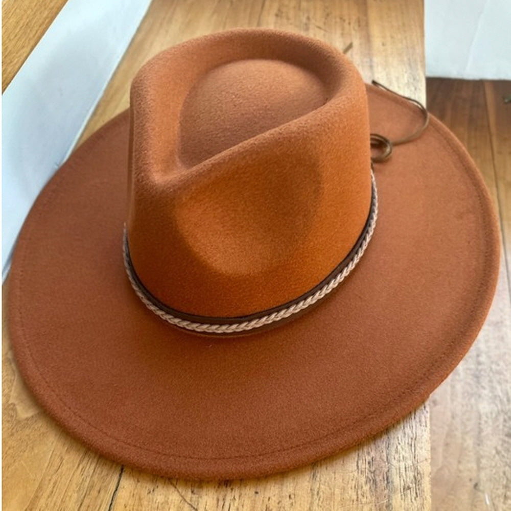 VEGAN FELT RANCHER HAT WITH BRAIDE SUDE BELT