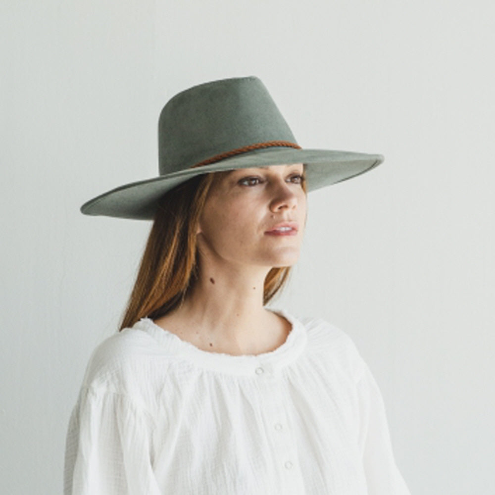 WIDE BRIM VEGAN SUEDE  HAT W/ BRAIDE BELT