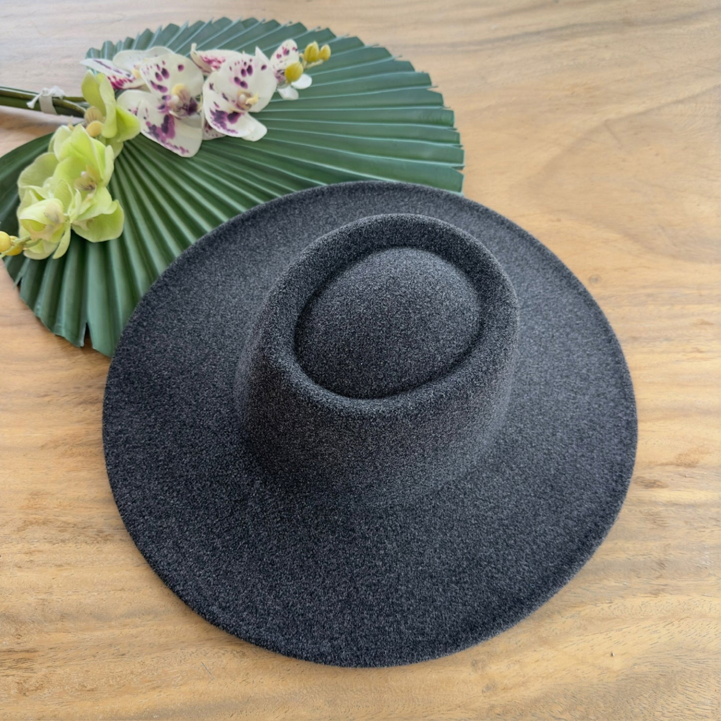 VEGAN FELT BOATER HAT