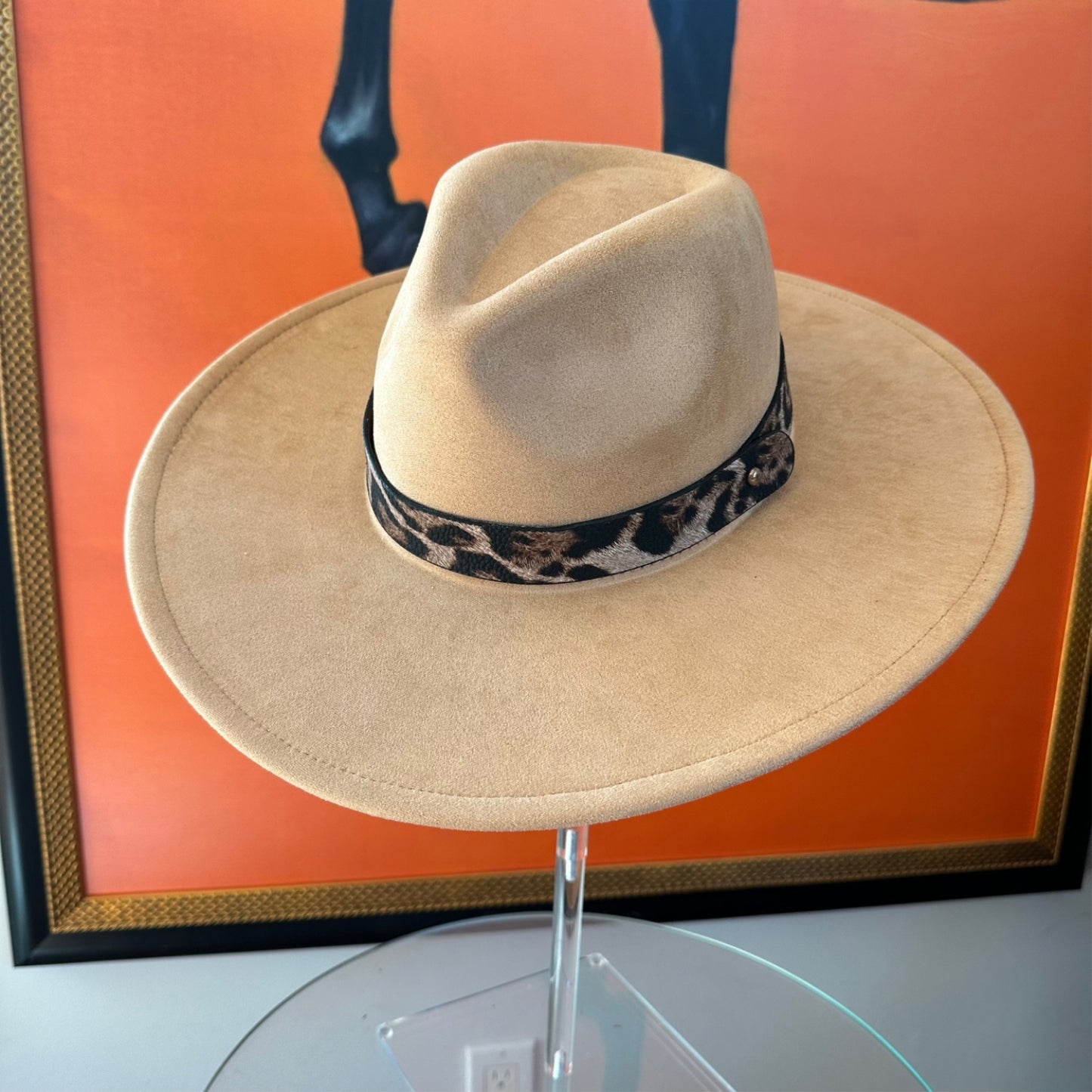 WIDE BRIM VEGAN SUEDE HAT WIDE LEOPARD LEATHER BELT