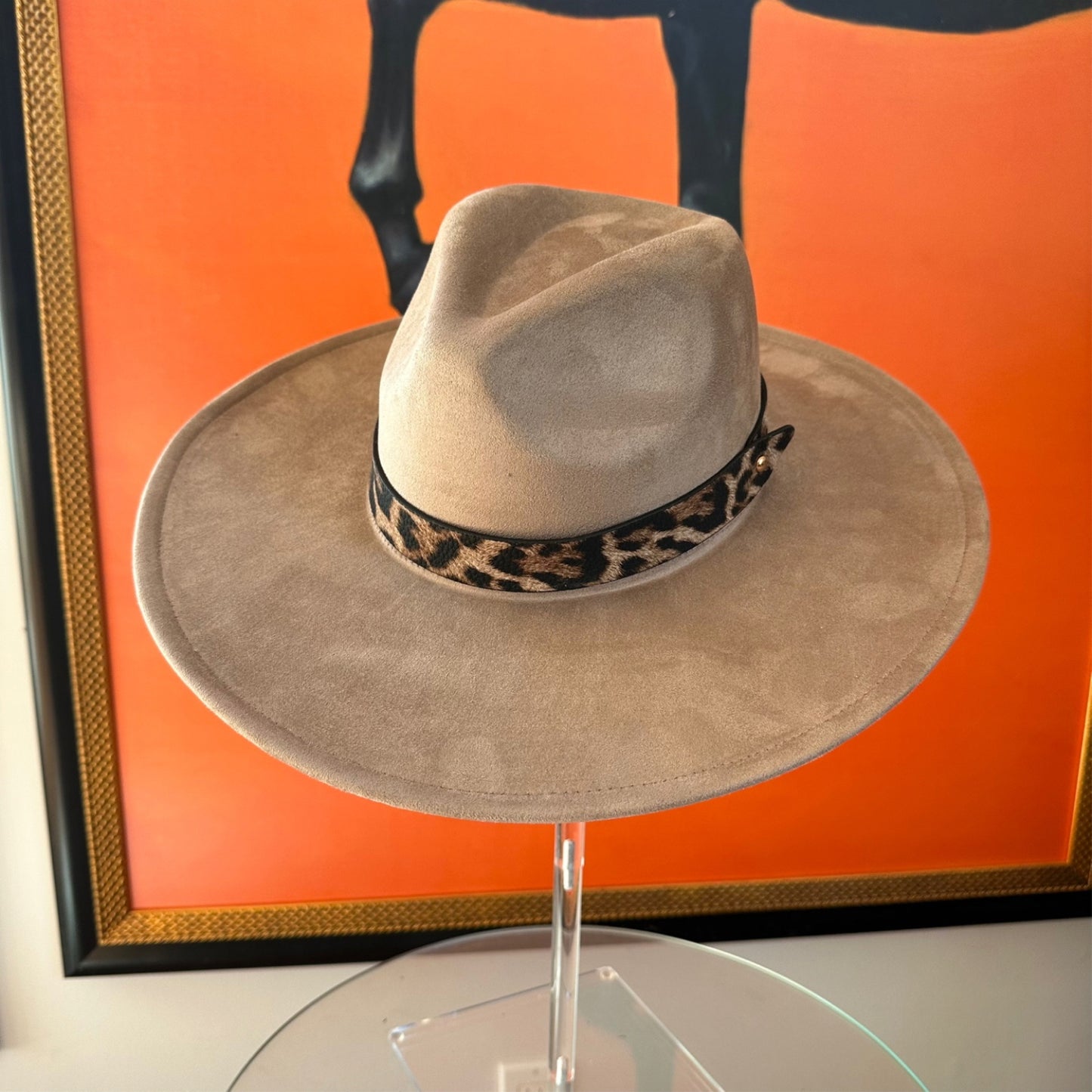 WIDE BRIM VEGAN SUEDE HAT WIDE LEOPARD LEATHER BELT