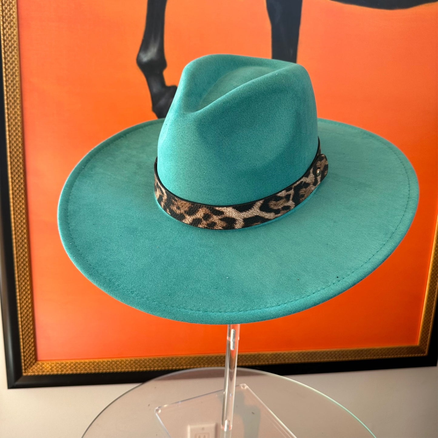 WIDE BRIM VEGAN SUEDE HAT WIDE LEOPARD LEATHER BELT