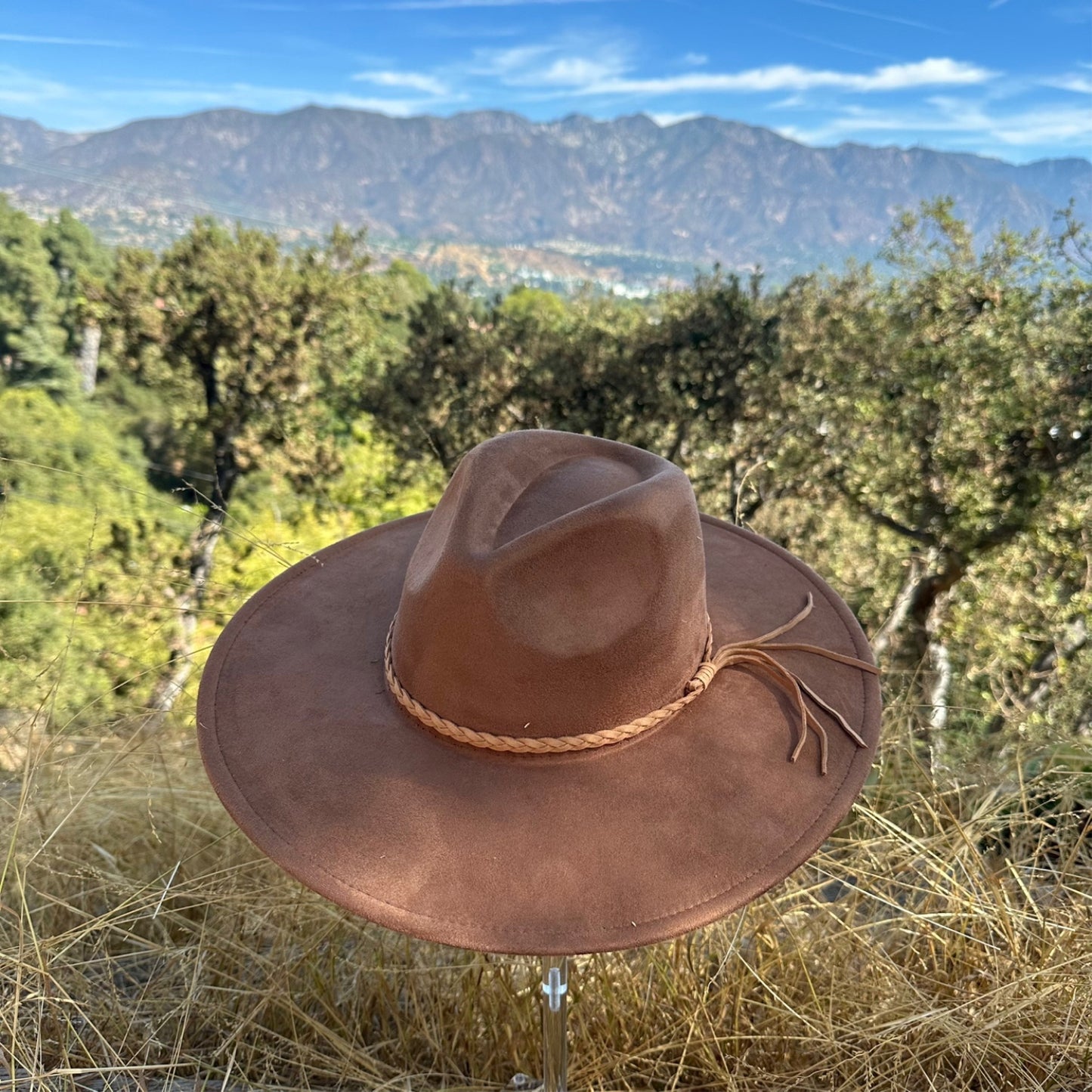 WIDE BRIM VEGAN SUEDE HAT WIDE BRAID BELT