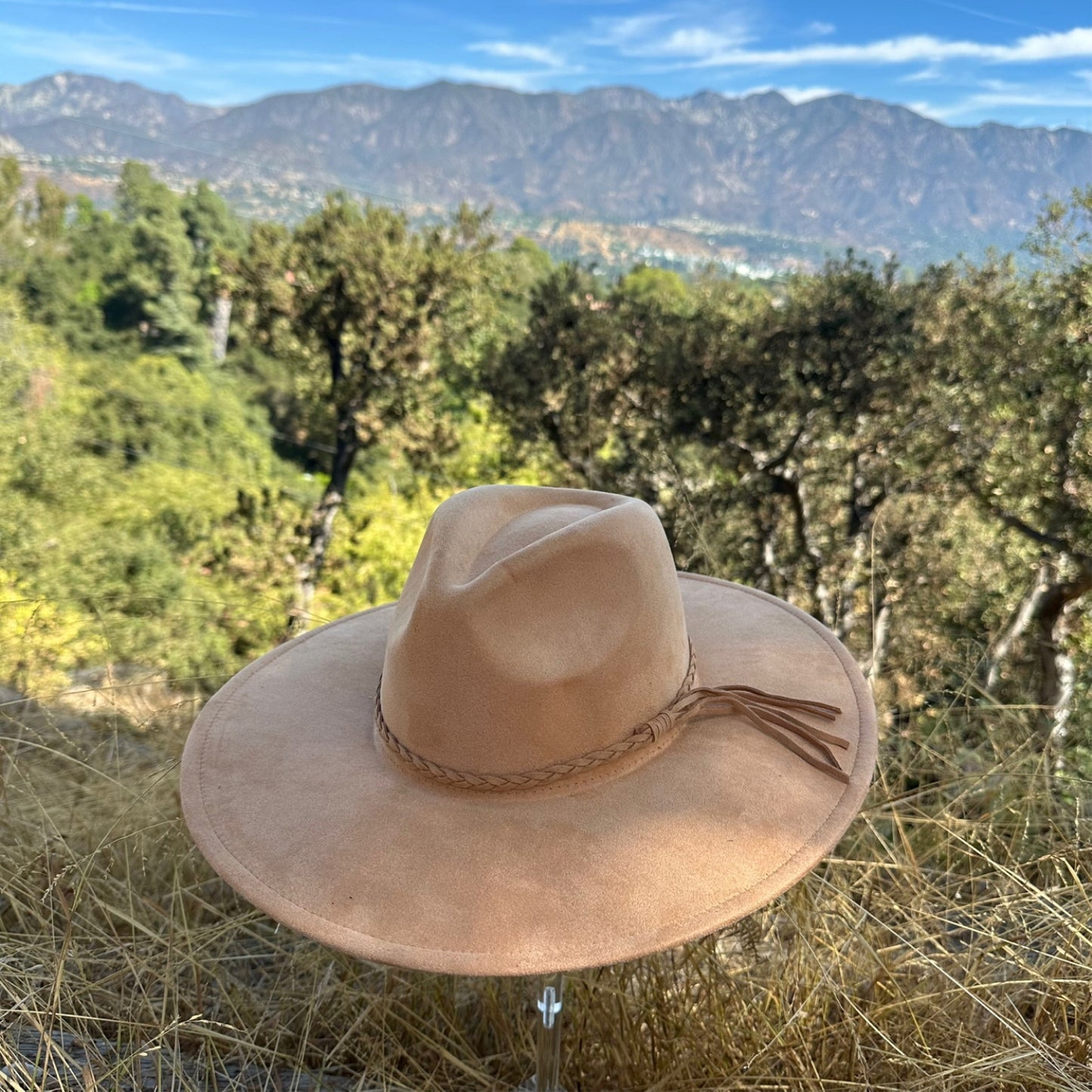 WIDE BRIM VEGAN SUEDE HAT WIDE BRAID BELT