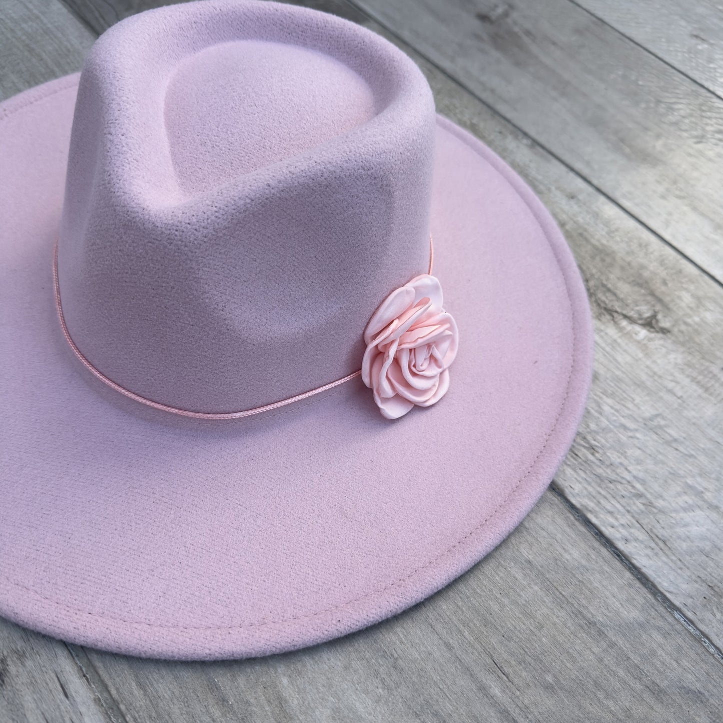 The Vegan Felt Rancher Hat – Feminine & Chic!