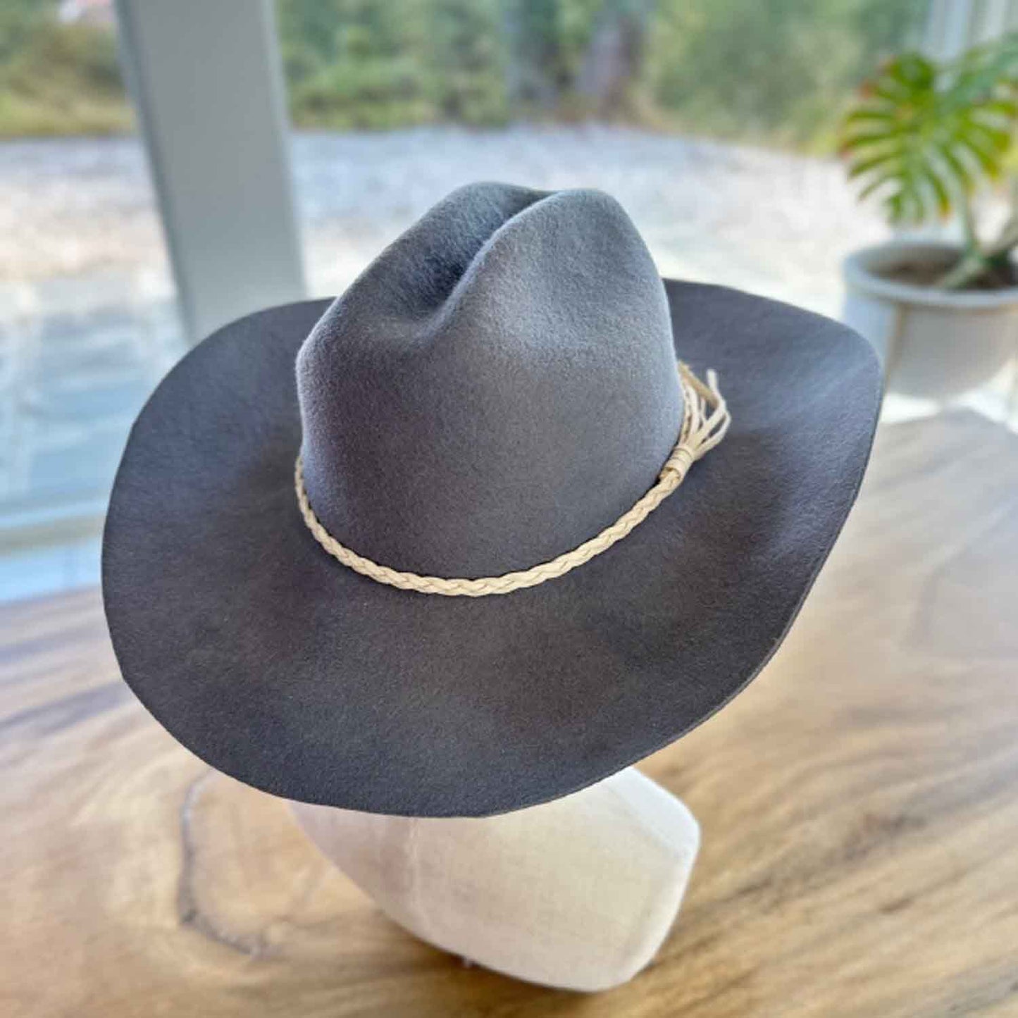 WOOL CATTLEMAN COWBOY WESTERN  HAT W/ SUEDE BELT